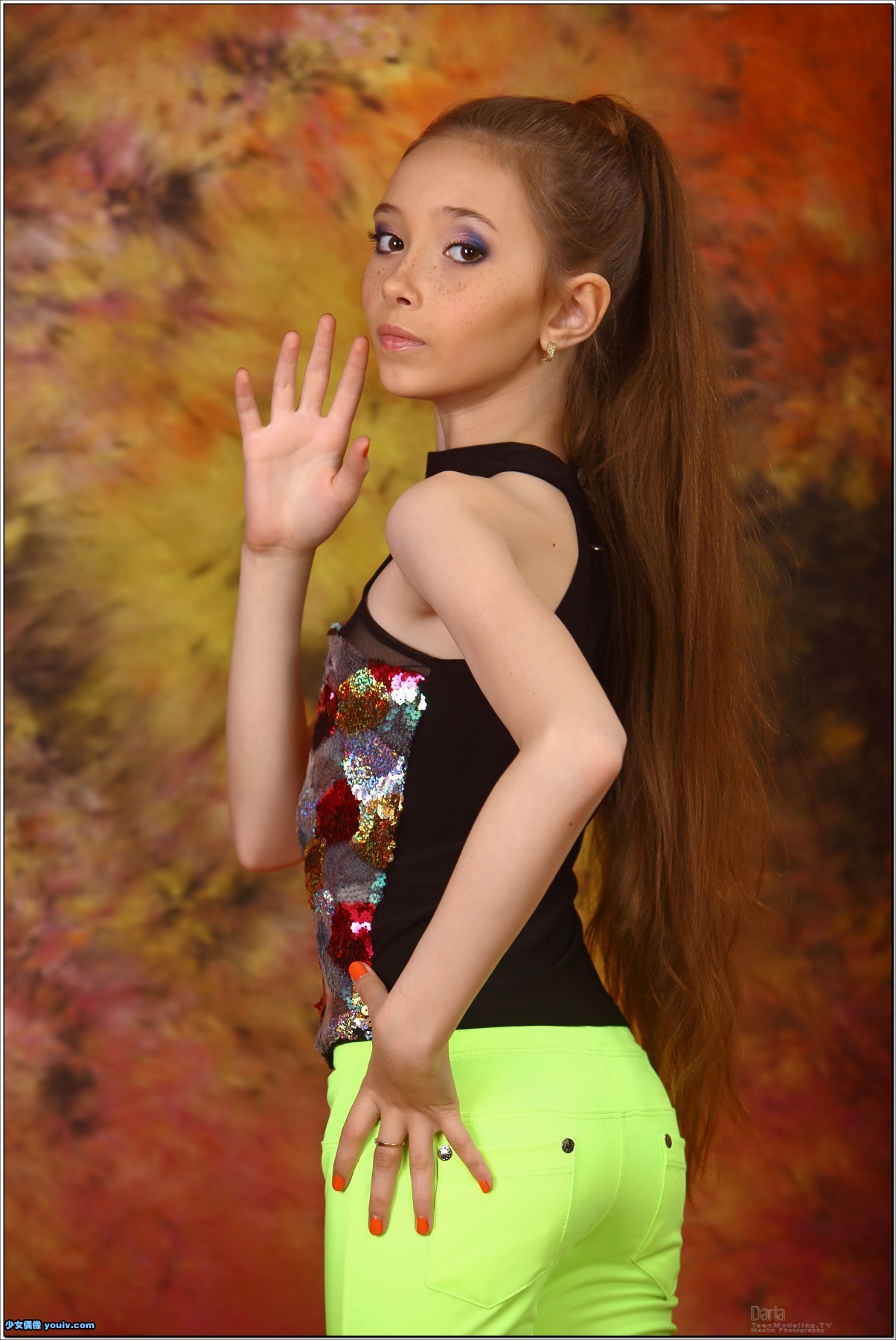 daria_m_model_neonskinnies_teenmodeling_tv_141~1.jpg